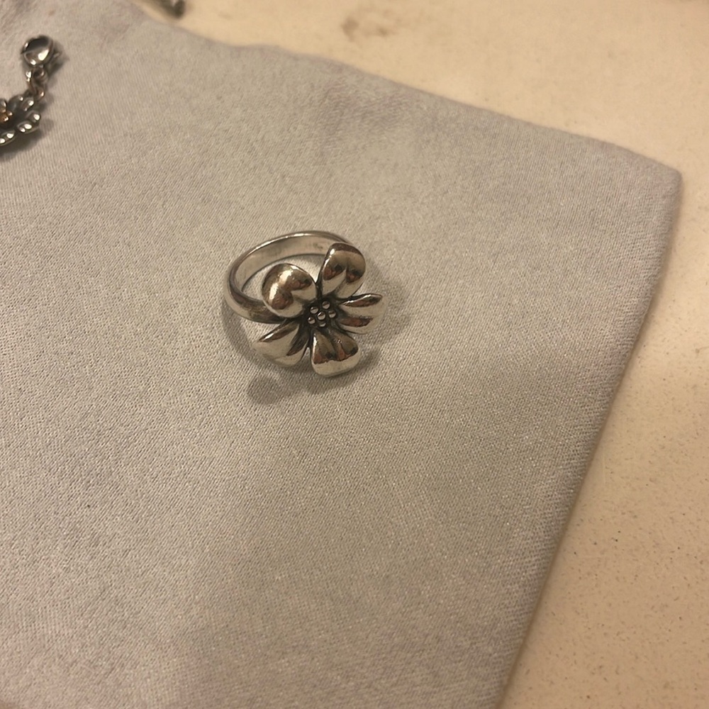 RETIRED silver flower ring